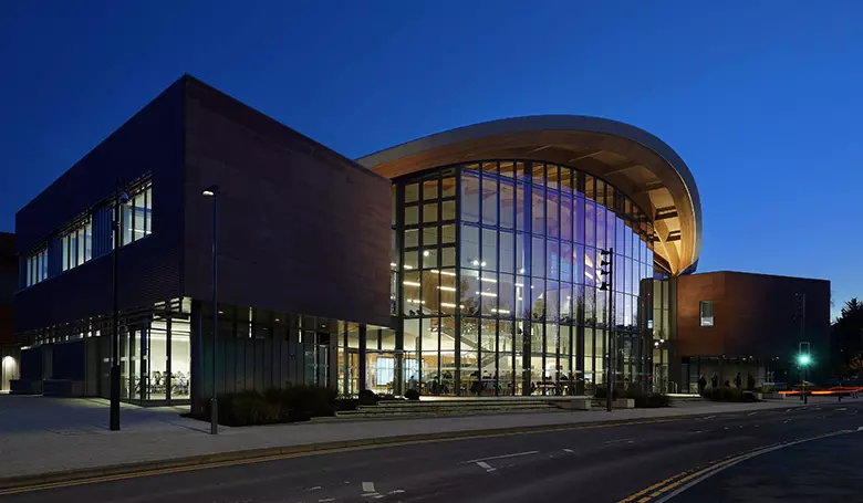 Основной корпус University of Warwick.jpg Основной корпус University of Warwick.jpg