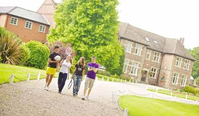 Moreton Hall.jpg